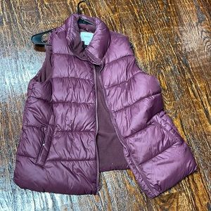 Old Navy | Purple puffy vest. Size L.